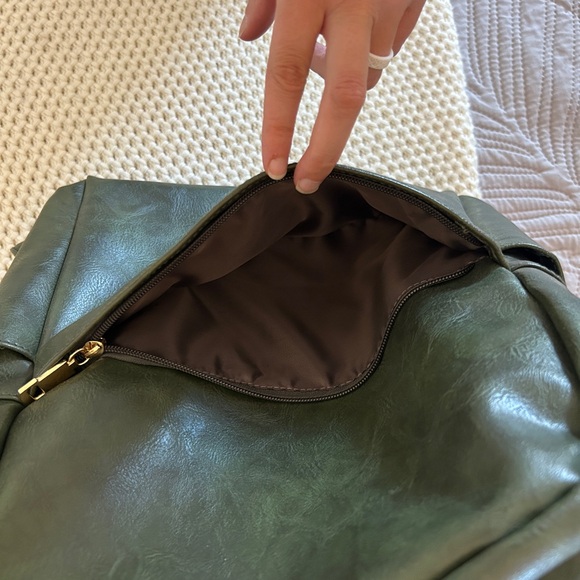 Modern+chic Everly Backpack in Olive - Picture 3 of 8